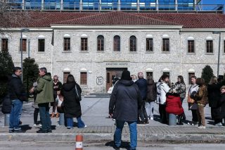 Οι χειροκροτητές της «Βιολάντα»